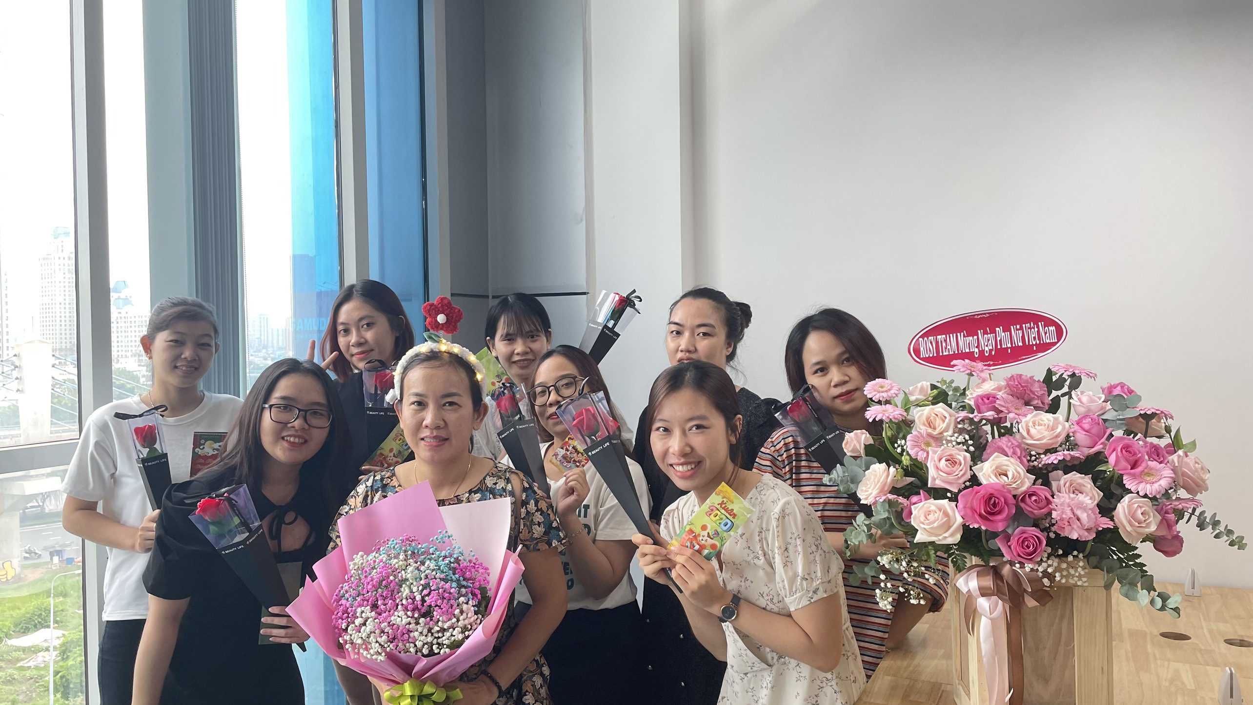 Những bông hoa xinh đẹp của Team ROSY